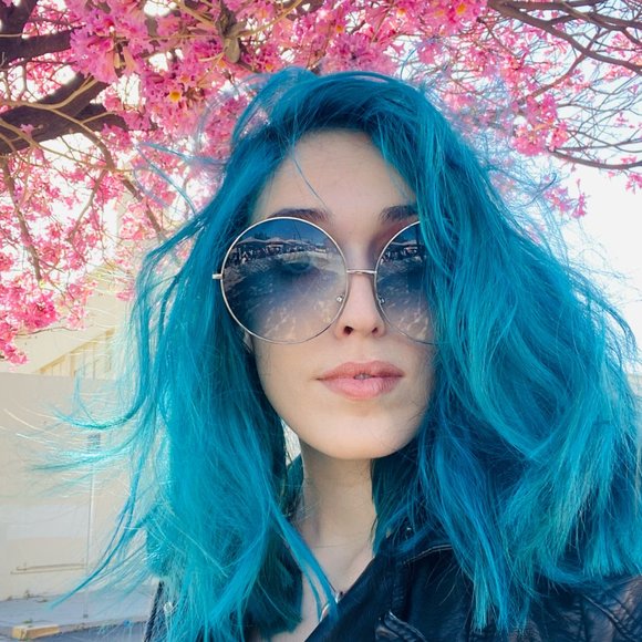 Meet your Posher, Emily - Picture 3 of 9